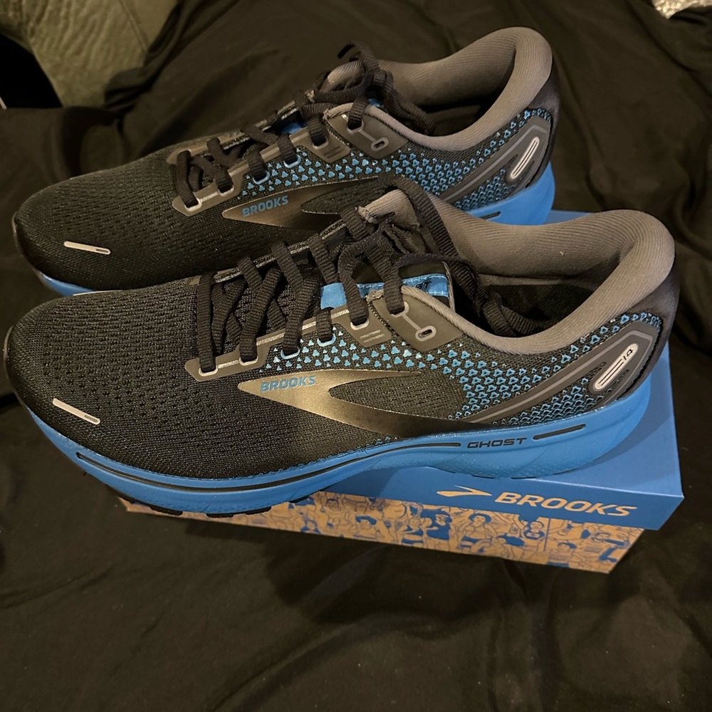 Brooks ghost 14 size 11 black/blue MSRP $140 NWT